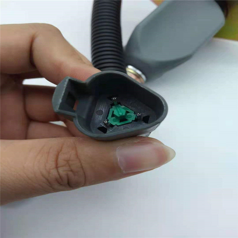 小松PC300-7 360-7の三角のプラグのための4063712の停止電磁弁適合