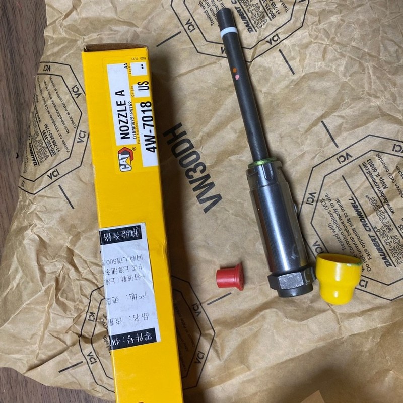 4W-7018ディーゼル燃料の注入器のノズル4W7018 4W-7018は3412 3406エンジンに合う